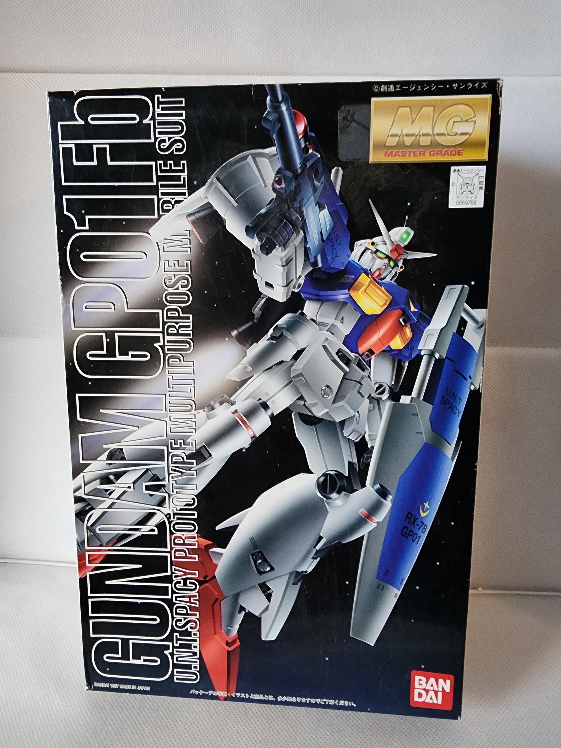 Bandai Hobby GP01Fb Gundam Bandai Master Grade Action Figure