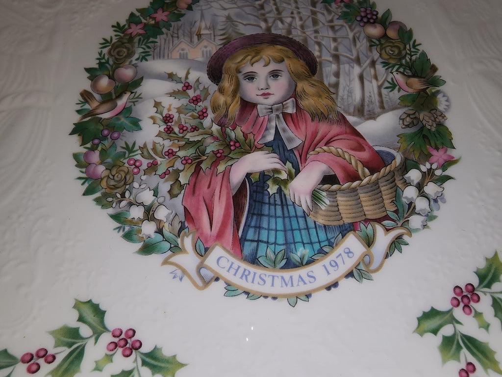 Royal Doulton 1978 Christmas Plate Red Riding Hood