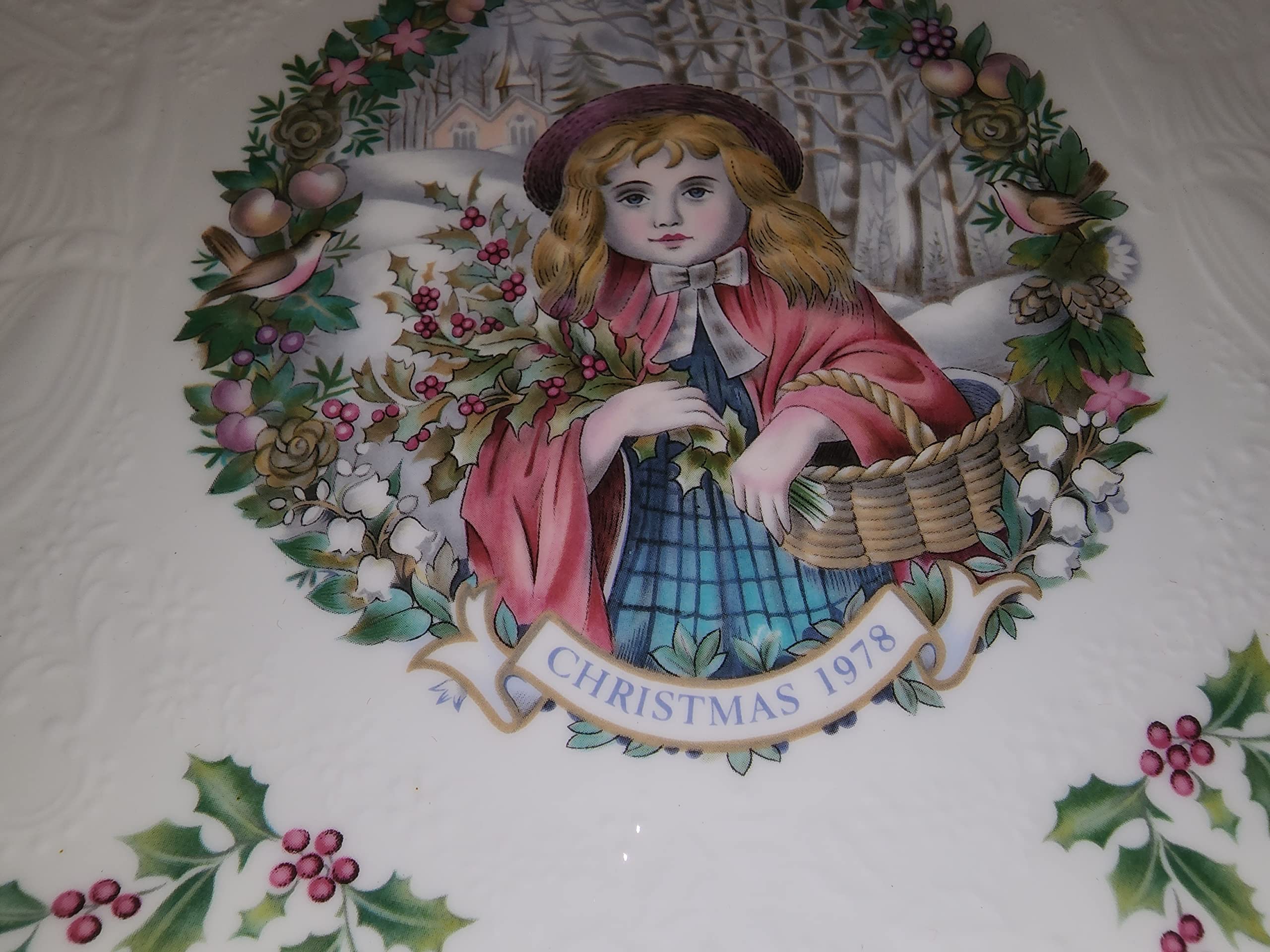 Royal Doulton 1978 Christmas Plate Red Riding Hood