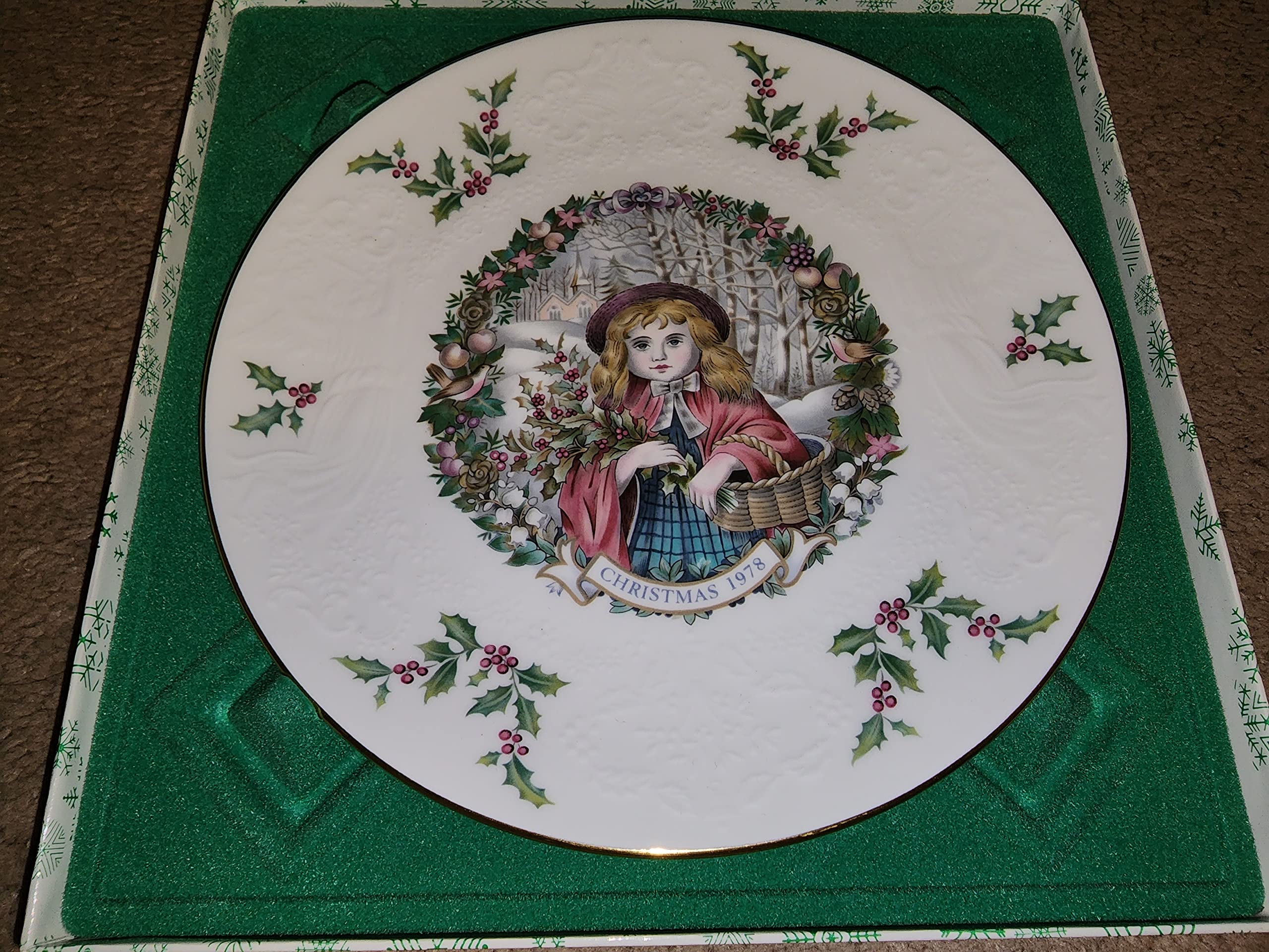 Royal Doulton 1978 Christmas Plate Red Riding Hood