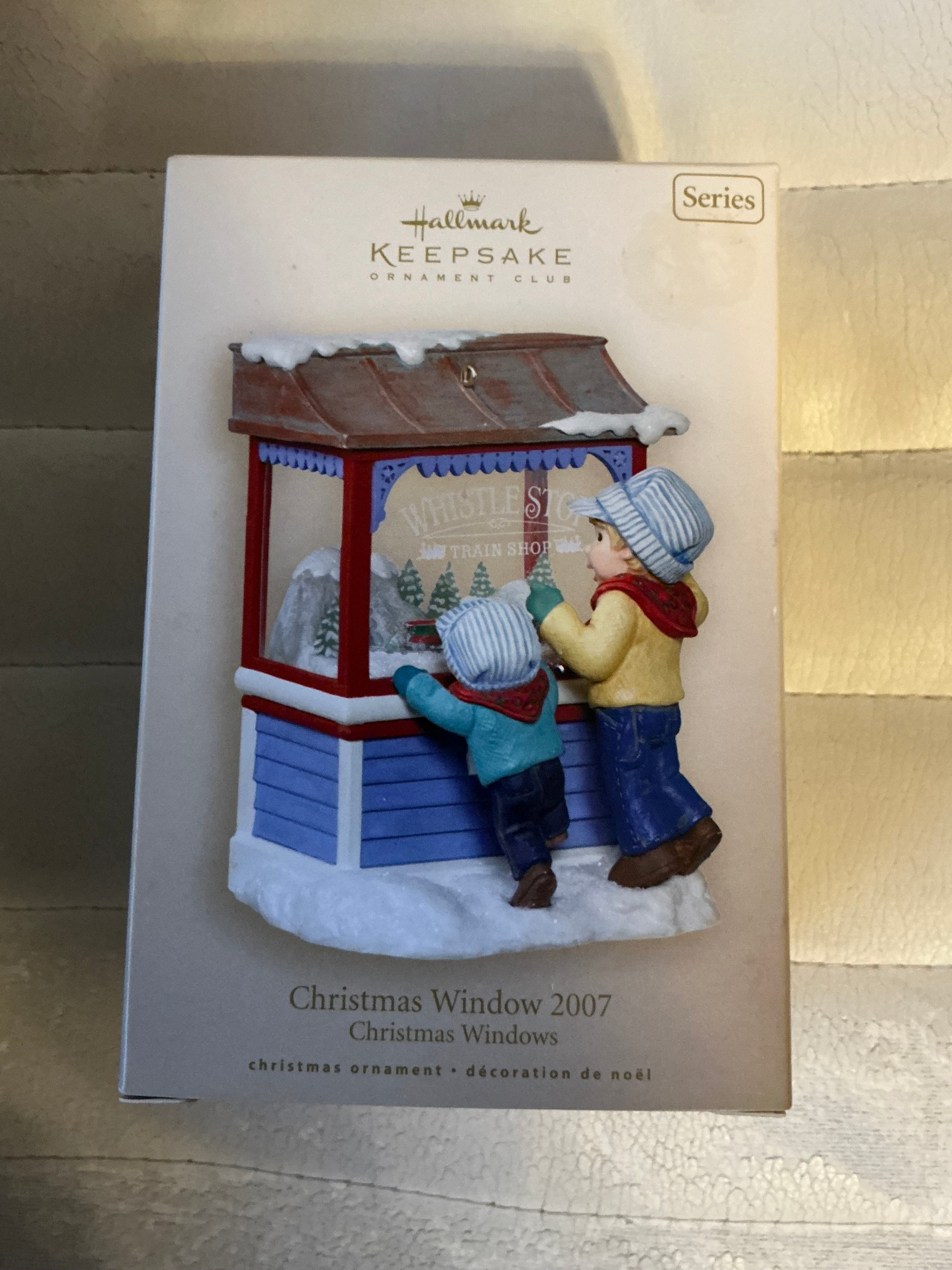 CHRISTMAS WINDOWS #5 CLUB MEMBERSHIP 2007 HALLMARK KEEPSAKE ORNAMENT QXC7001