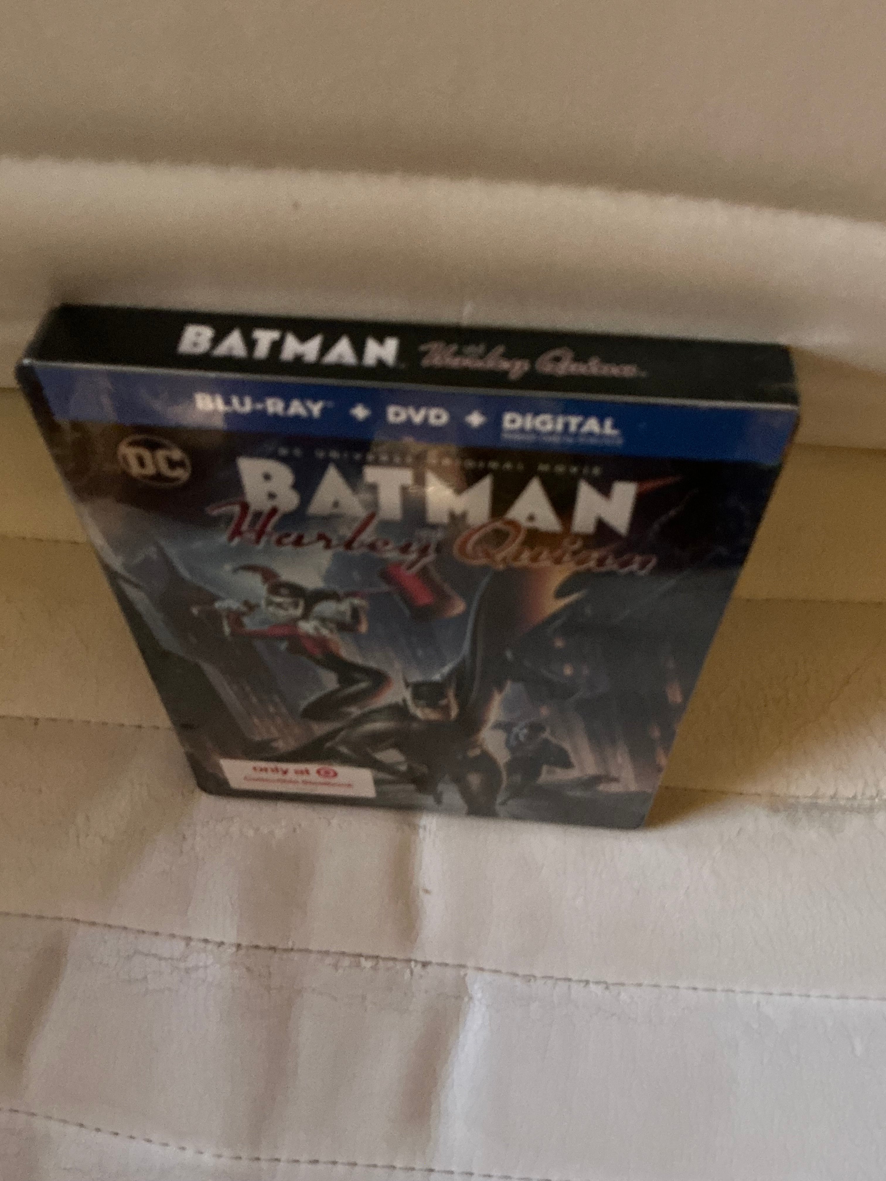 Dcu:Batman and Harley Quinn Target Ex [Blu-ray]