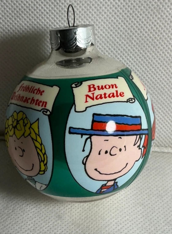 1993 Hallmark Peanuts Christmas Ornament - Snoopy Charlie Brown - International